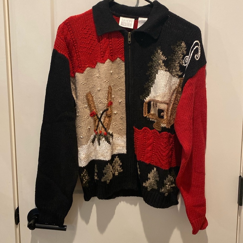 Moda Int’l Vintage Ladies Sweater.  Full Zip.‎  Ski’s/Snow Cabin on Front.